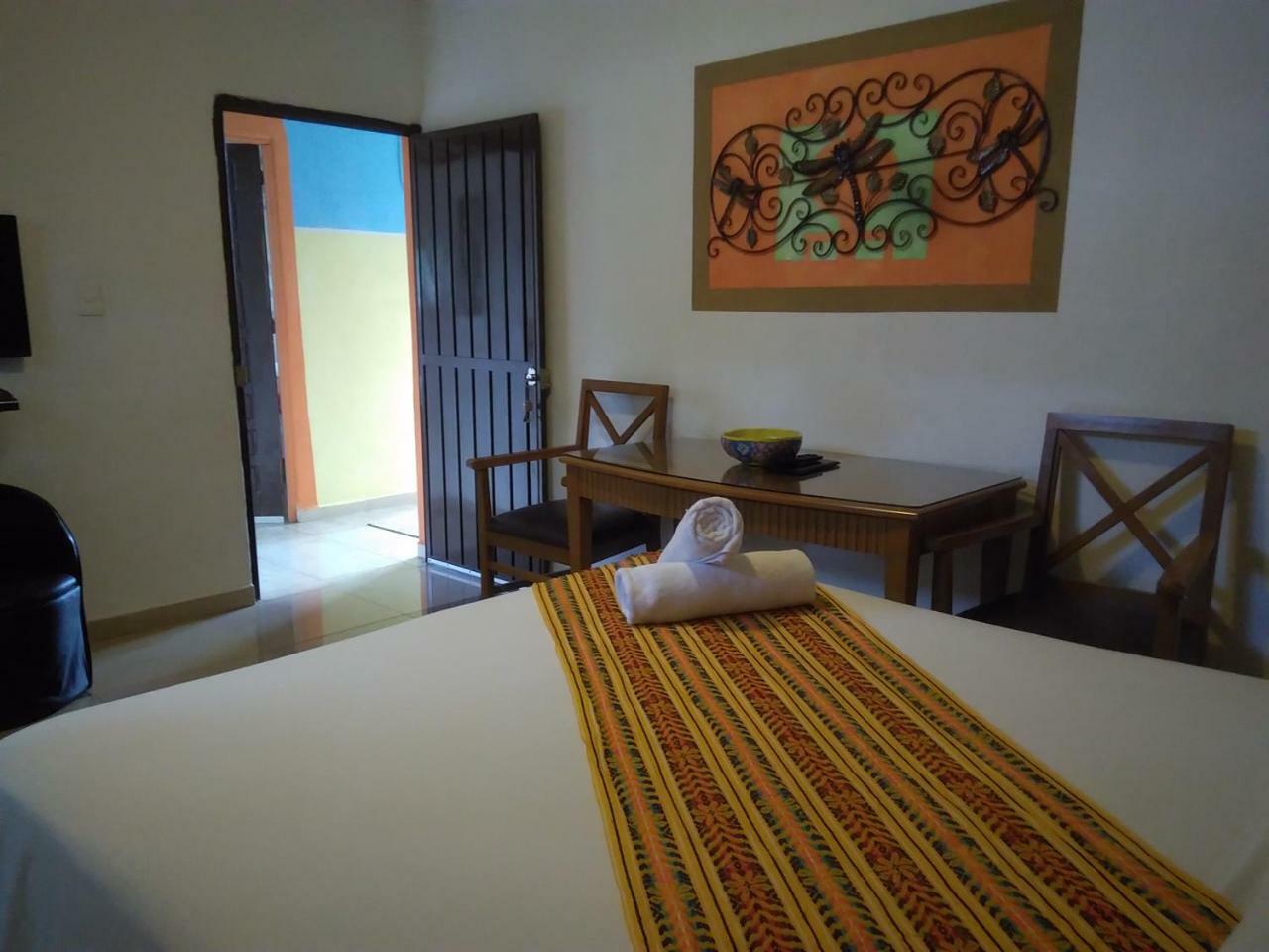 Buenos Dias Guest House Puerto Morelos Bagian luar foto